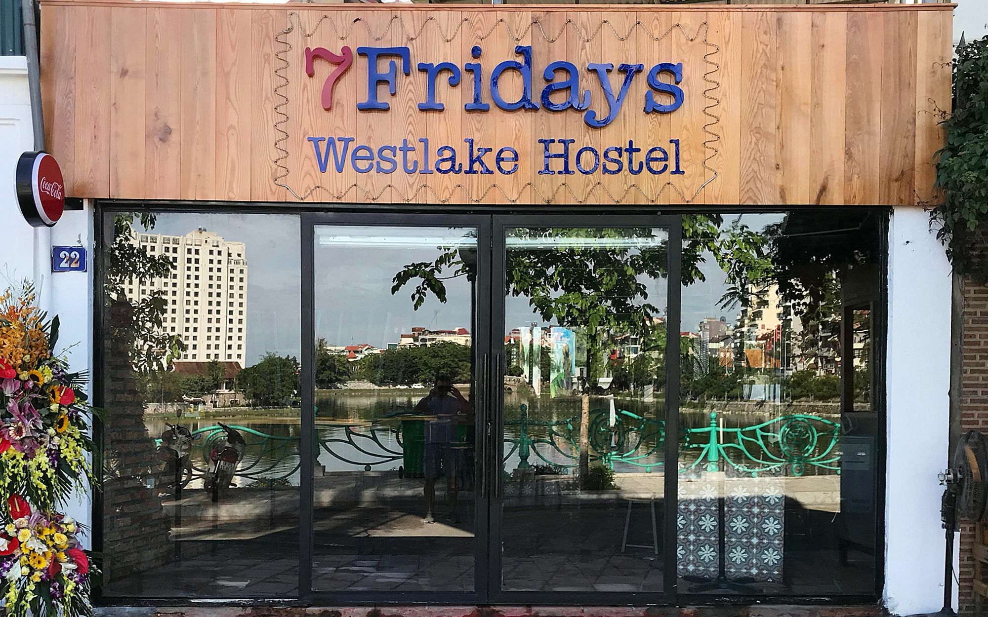 7Fridays West Lake Hostel Tay Ho Extérieur photo